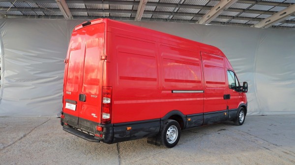 Iveco: vehículos industriales, furgonetas y vehículos comerciales y camiones Iveco | AC Dodávky